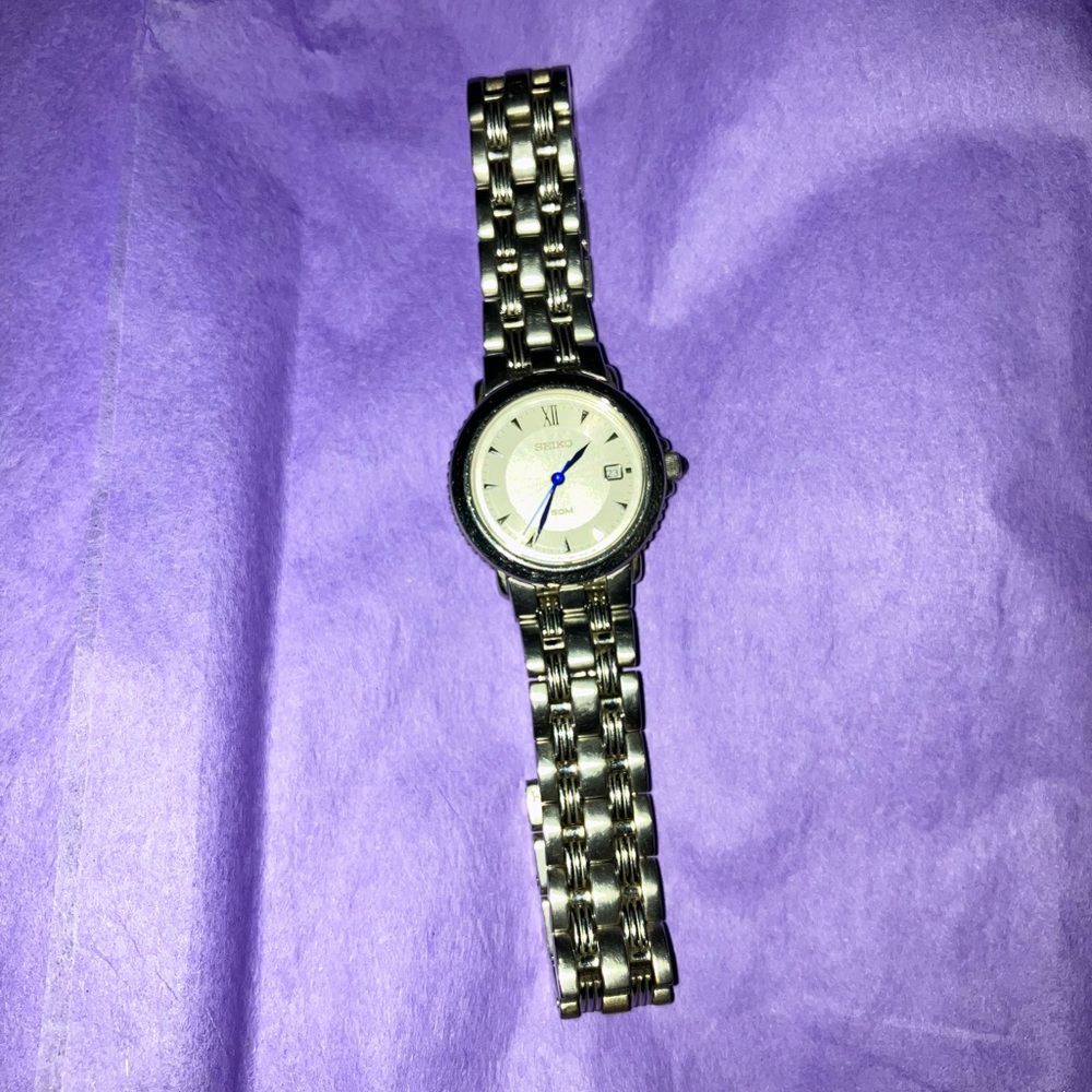 Seiko ladies wristwatch excellent cond stainless steel